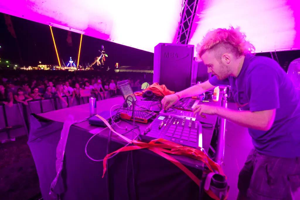 DJ performing in the Minus arena at Global Gathering 2009